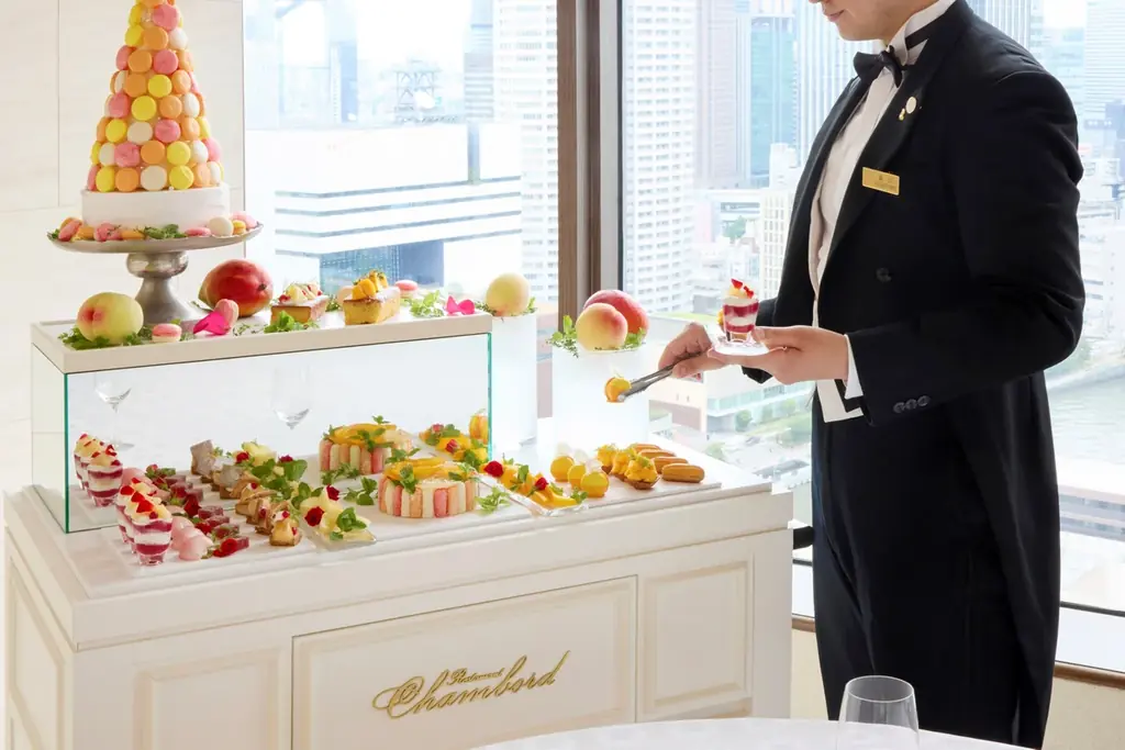 【リーガロイヤルホテル大阪】【1日1組限定】完全プライベート空間で楽しむ、“夏のご褒美”時間「アフタヌーンティーパーティ vol.2 ～Peach&Mango（ピーチ&マンゴー）～」 画像 1