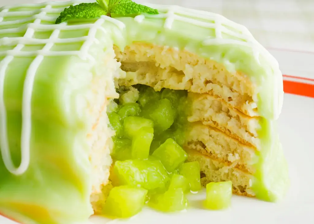 【Eggs ’n Things】メロンづくしな夏の新メニューが登場！「プレミアムメロンパンケーキ」「スパイシーグリルドチキンピタサンド」6月25日（水）～ 7月24日（木） 画像 3