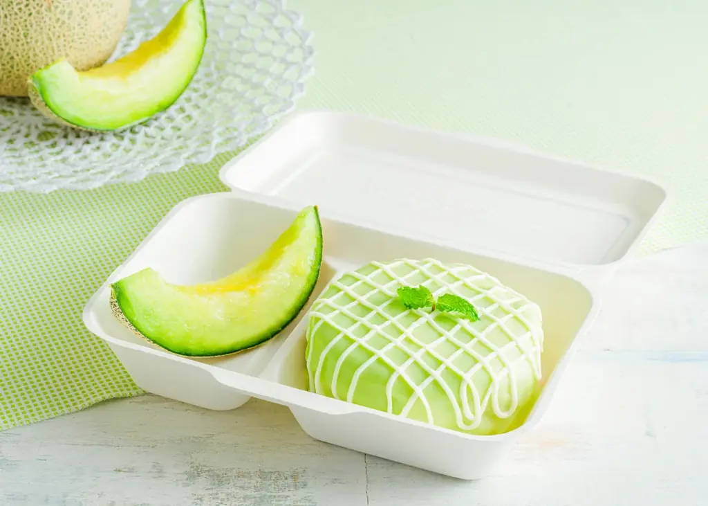 【Eggs ’n Things】メロンづくしな夏の新メニューが登場！「プレミアムメロンパンケーキ」「スパイシーグリルドチキンピタサンド」6月25日（水）～ 7月24日（木） 画像 4