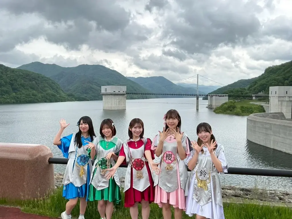 福島市通水100周年「ふくしまの水」アイドルけっぱって東北の特別ラベル発売決定！ 画像 2