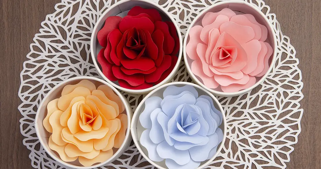 嬉しいけど困る“花のプレゼント問題”　解決商品を法政大学学生と共同開発飾りやすい立体紙の花にメッセージを添えて「幸せが咲き続ける花手紙」に 画像 2