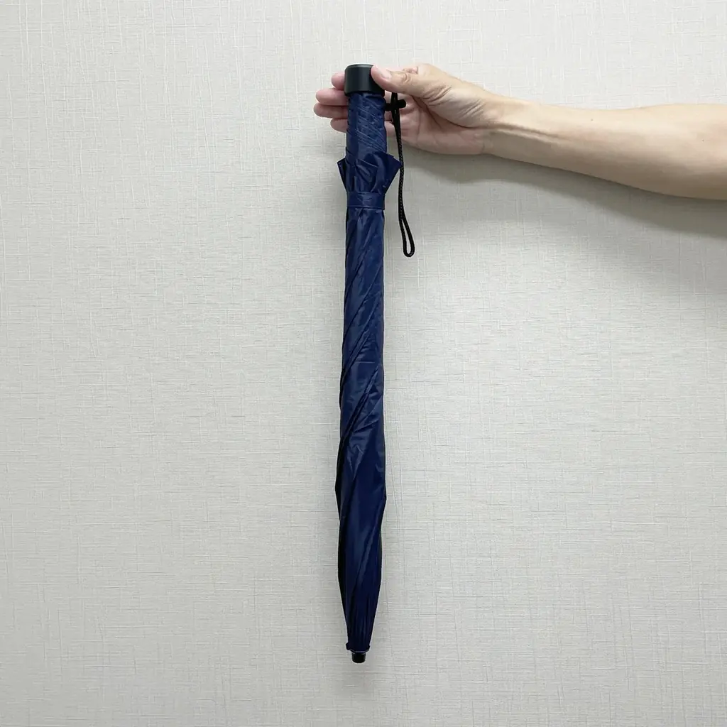 折りたたみ傘なのにたたまなくていい？お客様の声から誕生した新発想の晴雨兼用傘「hands＋　たたまずに持ち運べる傘」発売 画像 6