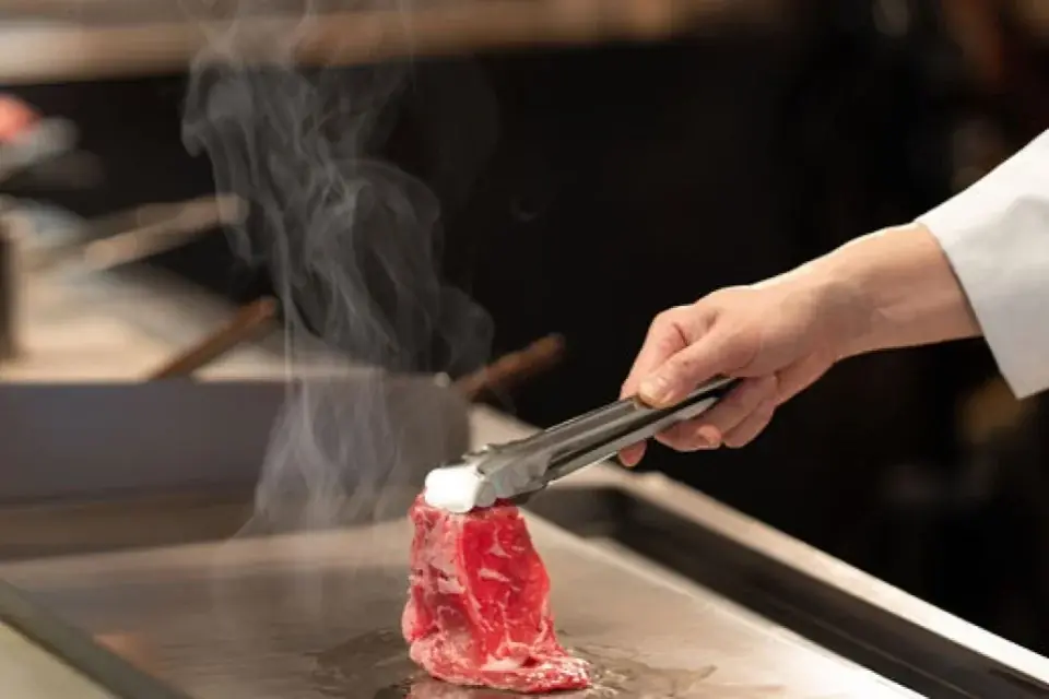 新感覚のディナー体験!名古屋東急ホテルの「カウンター焼肉」。 ライブ感あふれる焼肉とソムリエ厳選ワインのフリーフローを堪能 画像 3