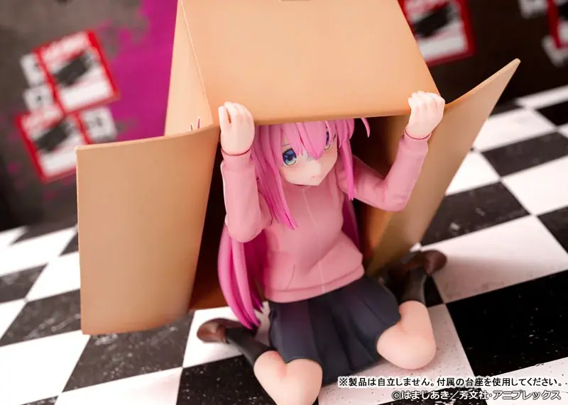 アニメ「ぼっち・ざ・ろっく！」より、段ボールに隠れる「後藤ひとり」がフィギュアで登場。あみあみにて予約受付中。 画像 14