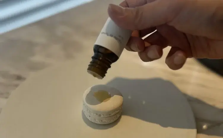 ピエール・エルメ・パリのPR イベントに日本香堂の調香師が出演、日本初登場や新定番マカロンの香りを再現 画像 2