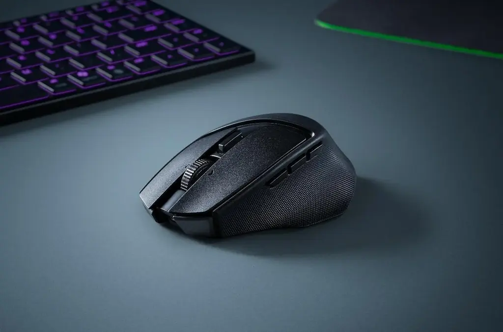 【Razer】 進化したモバイルゲーミングマウス　「Razer Basilisk Mobile」登場　コンパクトにして妥協なき性能、ゲームはどこへでも 画像 2