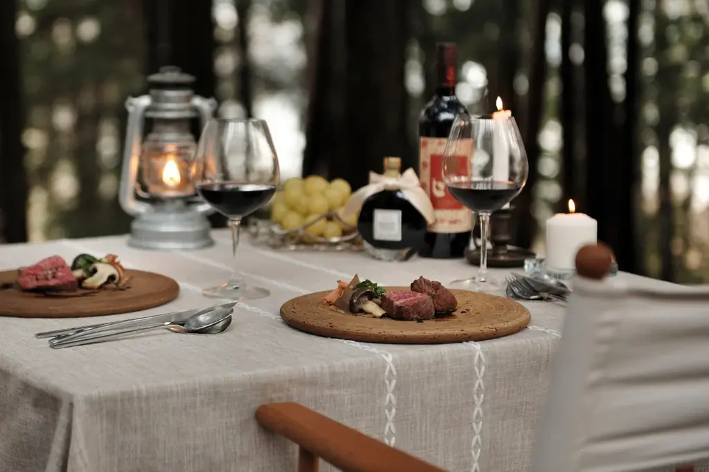 【星のや富士】葡萄の多様さを知り、自分で収穫した葡萄とともに美食やワインを楽しむ「グラマラス葡萄ステイ」今年も開催 画像 1