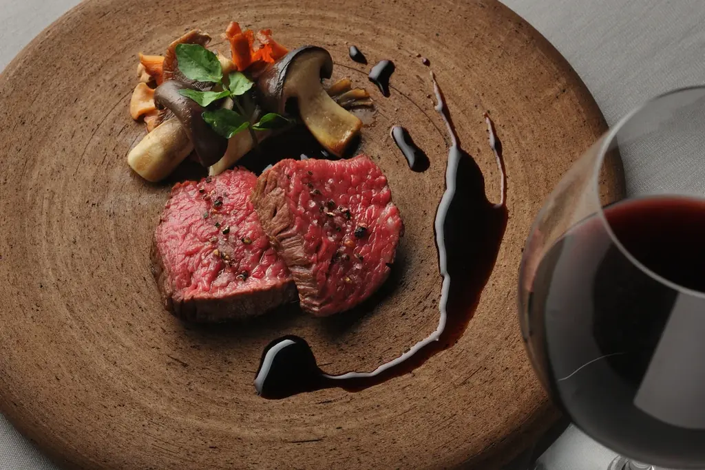 【星のや富士】葡萄の多様さを知り、自分で収穫した葡萄とともに美食やワインを楽しむ「グラマラス葡萄ステイ」今年も開催 画像 3