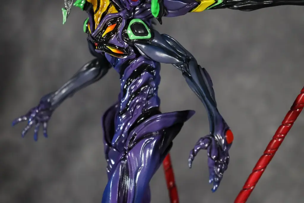 『ヱヴァンゲリヲン 新劇場版:Q』に登場する、『エヴァンゲリオン 第13号機』が、造型作家 Yoshi.氏デザインのハイクオリティフィギュアとして登場！！ 画像 16