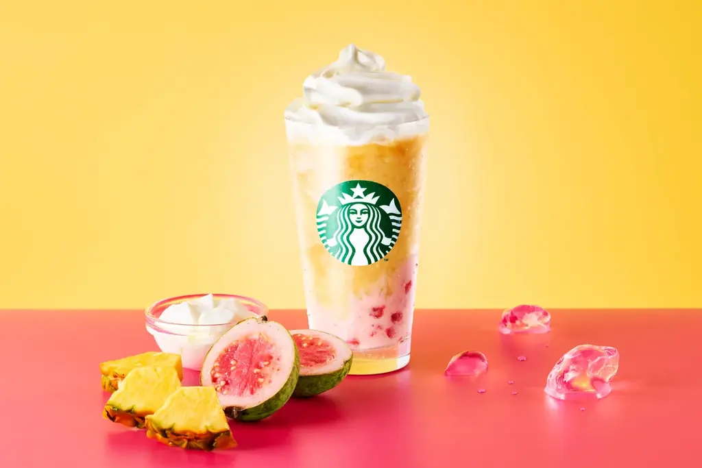 “わたしだけ”のフローズンフルーツビバレッジ体験！「My フルーツ³ フラペチーノ®」に『ゴールデン パイン & グアバ ヨーグルト』が6月25日（水）より登場！ 画像 1