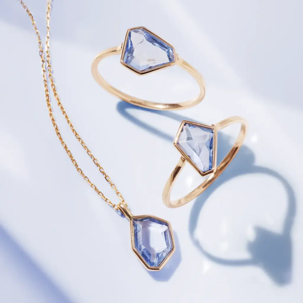 オリジナルカットのサファイア　淡いブルーのリングとネックレス「ペール サファイア」コレクション誕生 画像 1