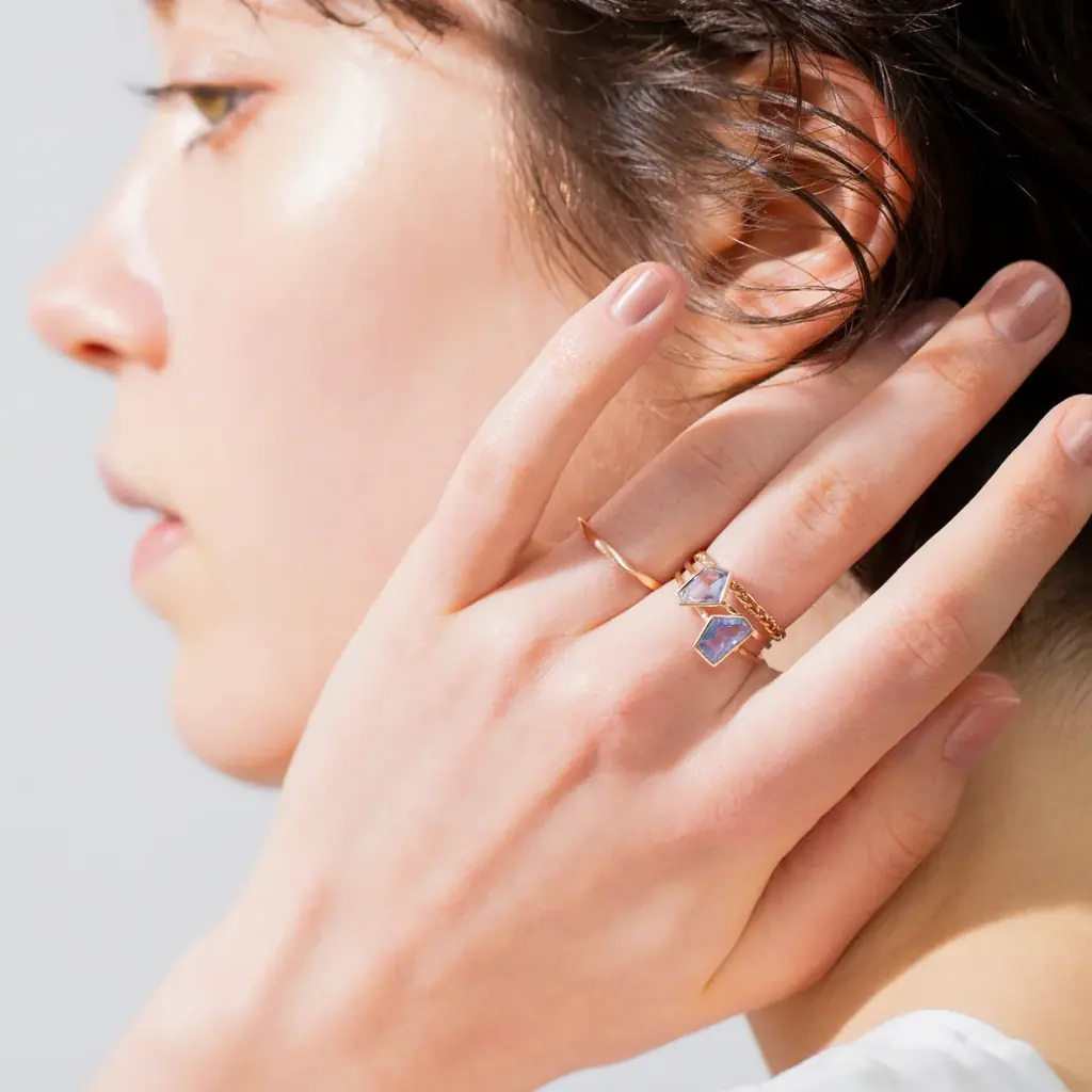 オリジナルカットのサファイア　淡いブルーのリングとネックレス「ペール サファイア」コレクション誕生 画像 2