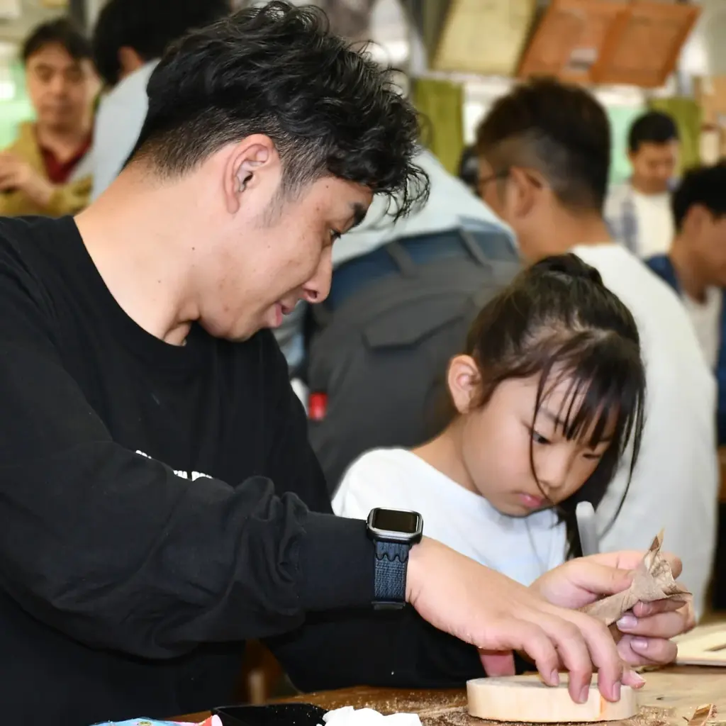群馬クレインサンダーズ選手やコーチと楽しむ父の日特別企画「親子木工クラフト体験会」を開催 画像 2