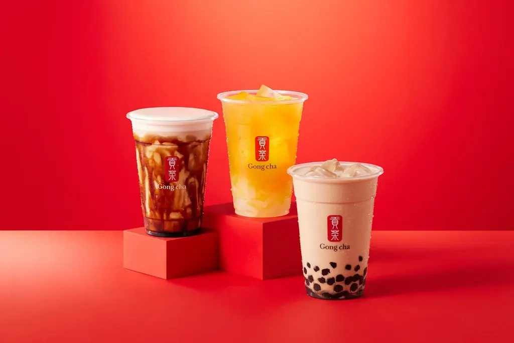 昨年発売後1週間で累計約570万本(※1)販売の「ゴンチャ」ペットボトルシリーズから「黒糖烏龍ミルクティー」がリニューアル！「阿里山(ありさん)烏龍(※2)マンゴーティーエード」が新登場！ 画像 8