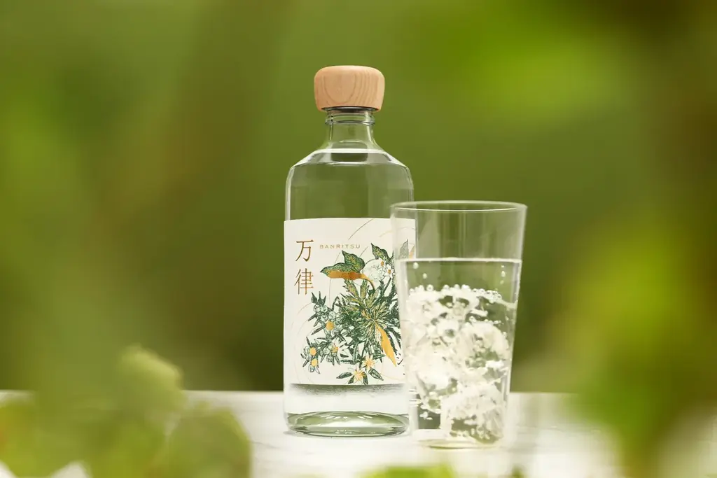 84種のボタニカルが織り成すクラフトジン「万律 -Banritsu-」の抽選販売を開始 画像 2