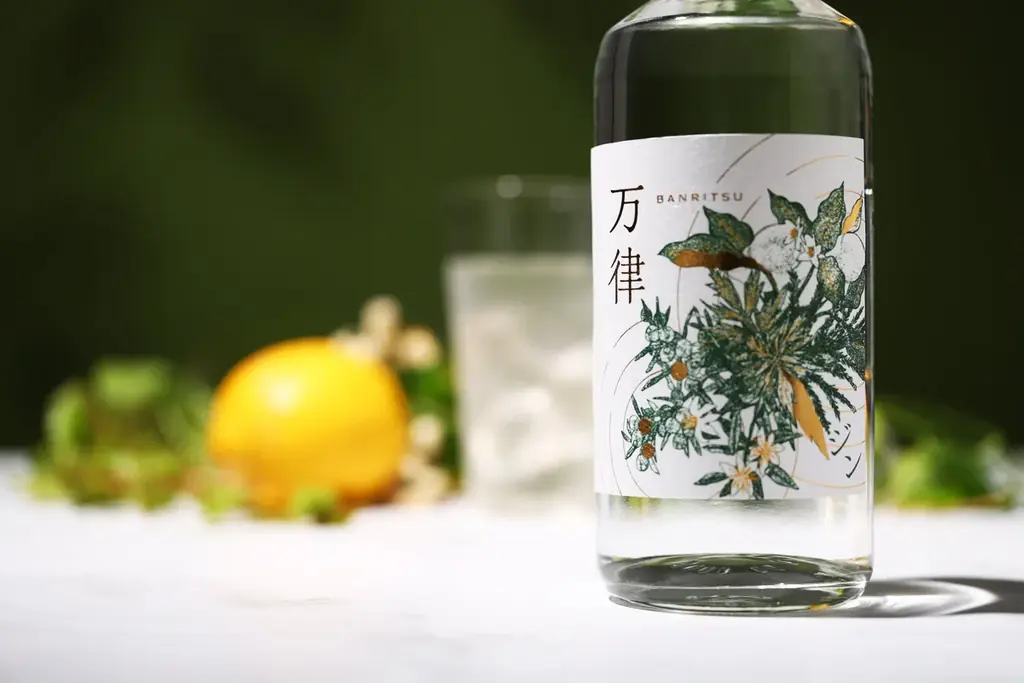 84種のボタニカルが織り成すクラフトジン「万律 -Banritsu-」の抽選販売を開始 画像 3