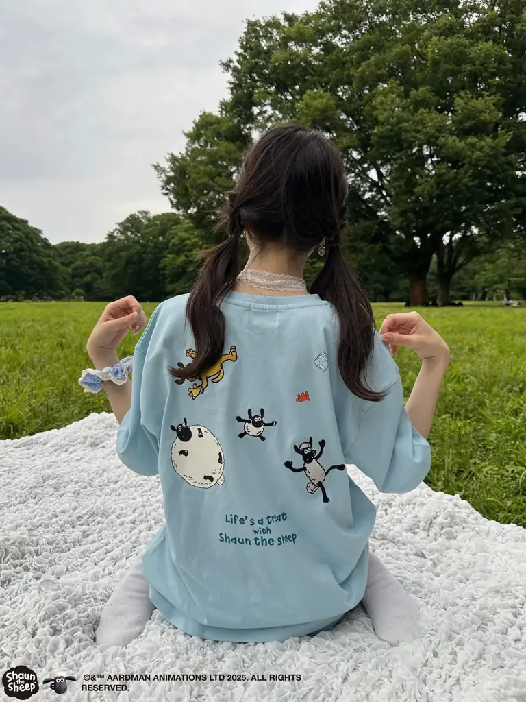 「ひつじのショーン」のキャラクターがほどこされたデザインTシャツがアクキーセットになってAS KNOW AS plusから登場☆༉ 画像 11