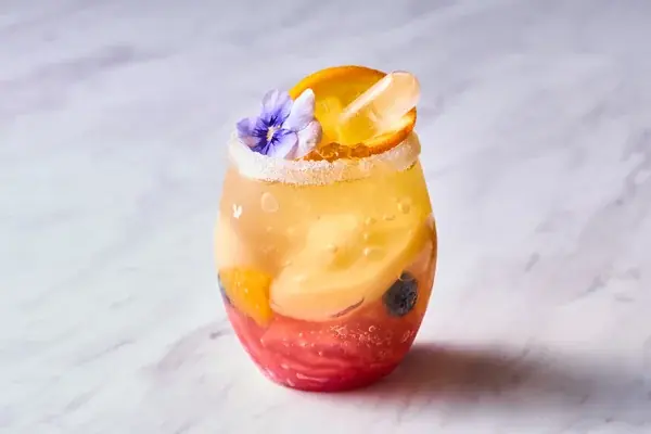 【ホテルメトロポリタン】今年も登場！Suicaのペンギンがキュートに飛び出すメロンゼリーと旬のフルーツが楽しめるスイーツ＆デニッシュ 画像 2