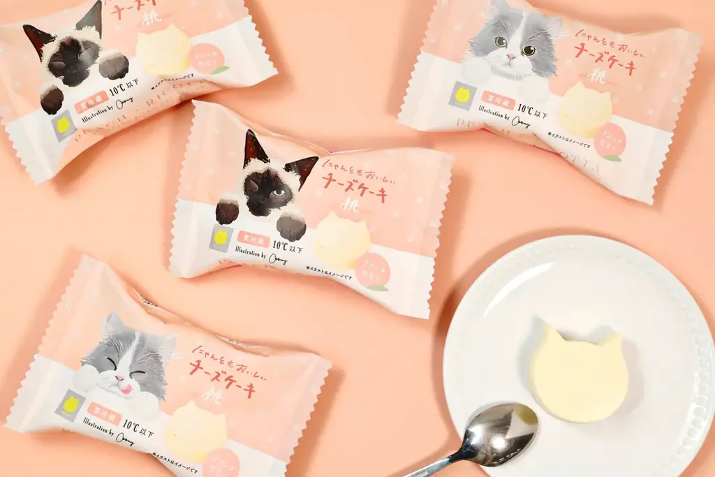 【夏の桃スイーツ】「ねこねこ」より“にゃんともおいしい”シリーズの新フレーバーが登場！フレッシュな桃と爽やかなクリームチーズの味わいを楽しめる、ねこの形の『にゃんともおいしいチーズケーキ 桃』を新発売 画像 3