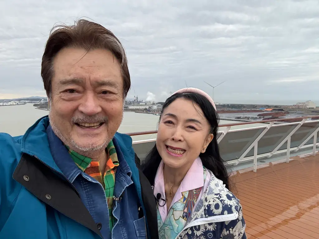 俳優 大和田伸也、妻・五大路子、息子夫婦と家族クルーズ旅。ぬい活や船内ゲームに大はしゃぎ！息子の本音に涙も…。～BS10『あこがれの絶景クルーズ旅』本日よる7時～ 画像 5