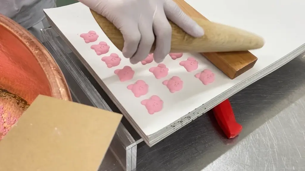 あのコラボ和菓子が復活販売！「星のカービィ」×京都「鶴屋吉信」かわいい落雁・琥珀糖「カービィの 夢の泉の星こばこ」2025年7月１日(火)より期間・数量限定で再販売いたします。 画像 7