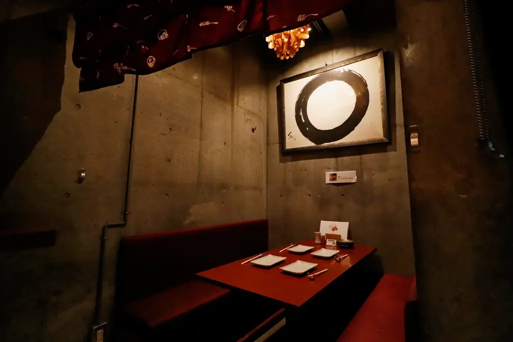 日本最大級の地鶏「天草大王」と浅草開化楼の麺が出会った！あるようでなかった“親子丼の進化形”が誕生！唯一無二の「親子丼×麺」中目黒の炭火焼MARUよりランチ限定新登場！ 画像 4