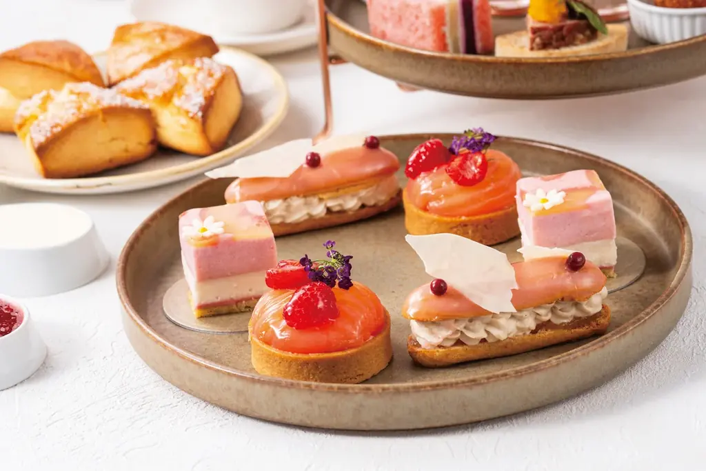 ローズホテル横浜 桃の香りに包まれる至福のひと時「桃づくしのアフタヌーンティー」 画像 3