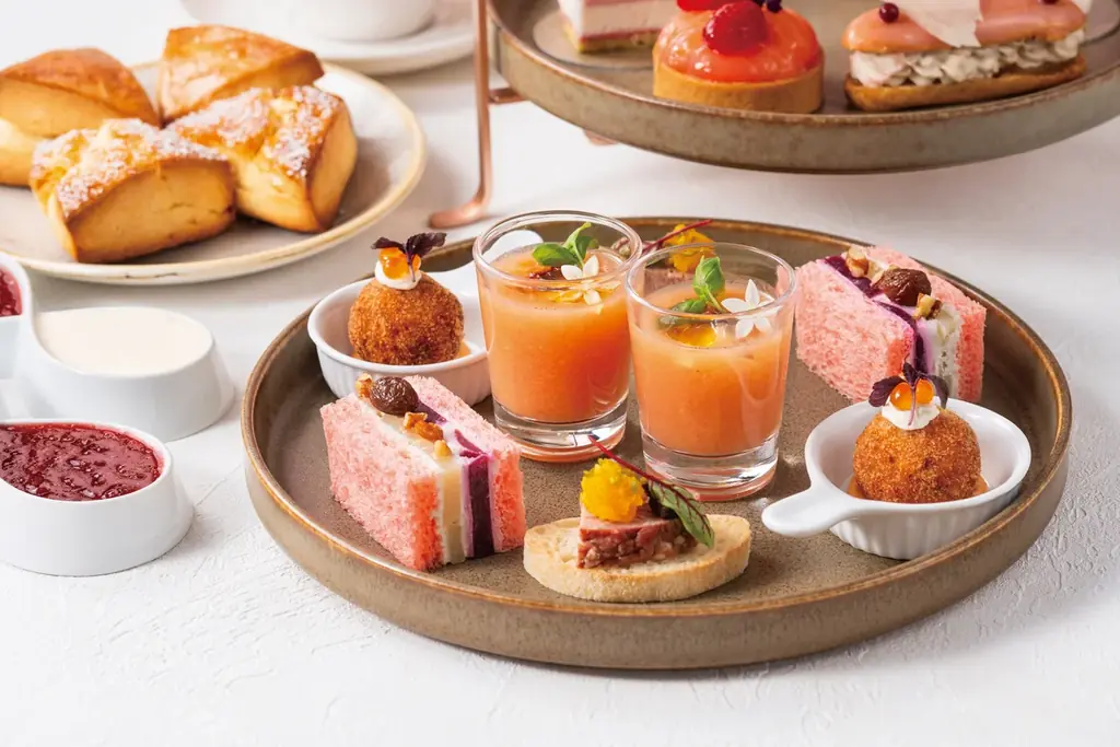 ローズホテル横浜 桃の香りに包まれる至福のひと時「桃づくしのアフタヌーンティー」 画像 4