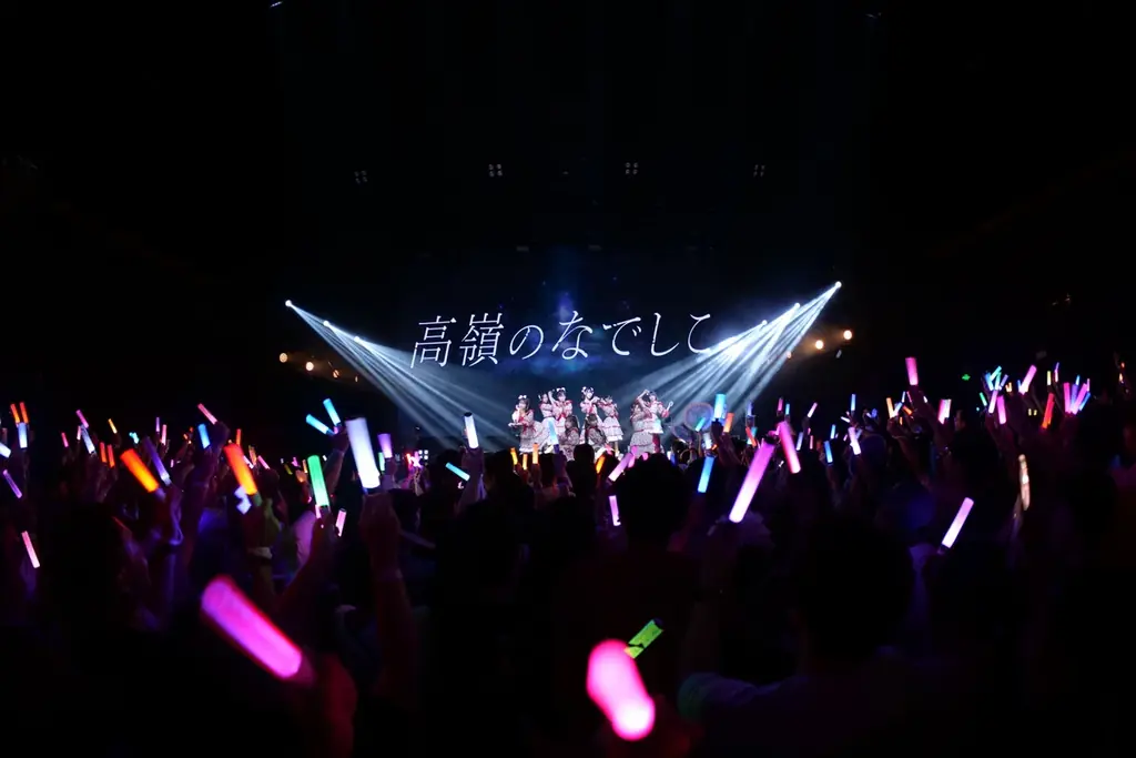 【オフィシャルレポート】高嶺のなでしこ 熱狂に包まれた広州・上海初ワンマンライブ!チケット完売&2日間で延べ2,200名を動員!SNSを通じて世界に広がった「可愛くてごめん」にファンの目線は釘付け 画像 2