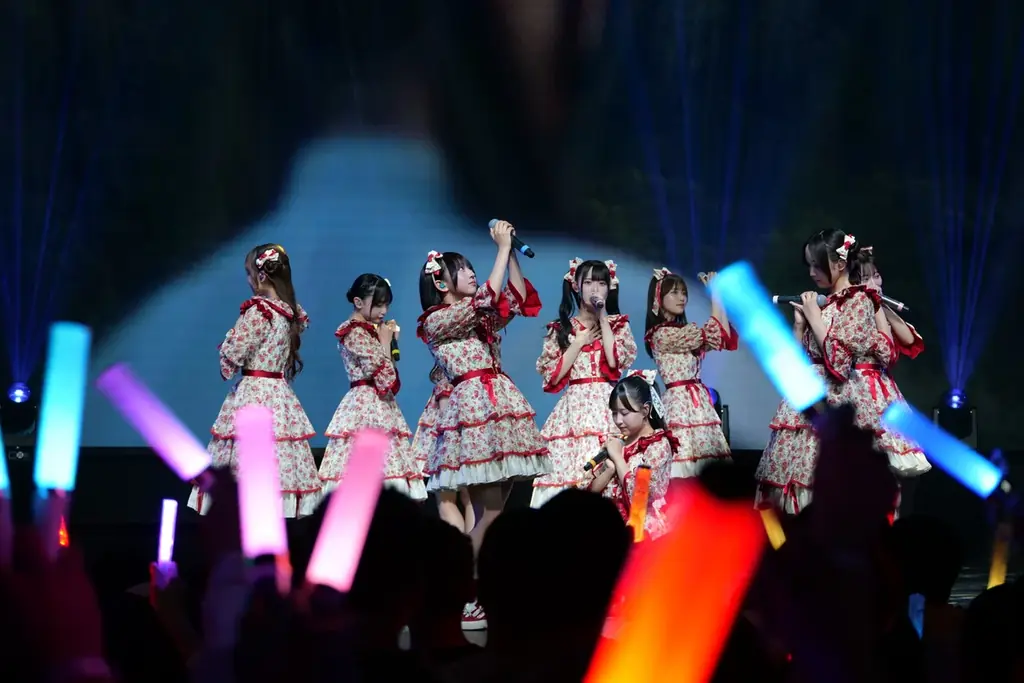 【オフィシャルレポート】高嶺のなでしこ 熱狂に包まれた広州・上海初ワンマンライブ!チケット完売&2日間で延べ2,200名を動員!SNSを通じて世界に広がった「可愛くてごめん」にファンの目線は釘付け 画像 3
