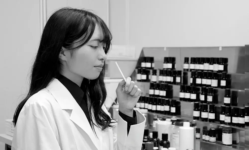 2026年4月スタートの調香師育成コース、プロモツールが第1期生を迎え