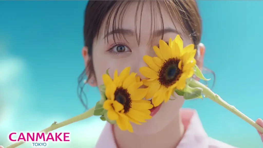 【キャンメイク】夏の太陽のもとでも、いざ、ナチュラルな透明つや肌で楽しもう！小芝風花さん出演の新TVCM 2025年7月1日より全国放映開始 画像 4