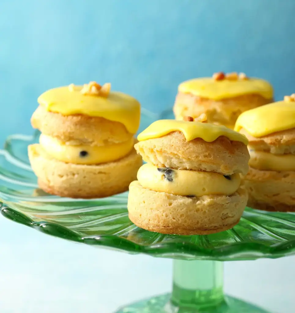 【BAKERS gonna BAKE】ハワイで人気の南国フルーツ“リリコイ”を味わう、夏の新作スコーンサンドが登場 画像 6