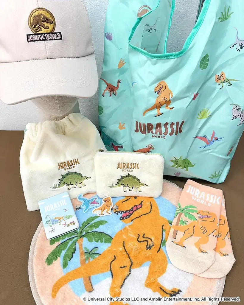 最新作公開で話題沸騰中の『ジュラシック・ワールド』、映画公開から50周年を迎える『ジョーズ』とのコラボレーション雑貨がサンキューマートに新登場！全品390円（税込429円）で7月中旬より発売開始！ 画像 5