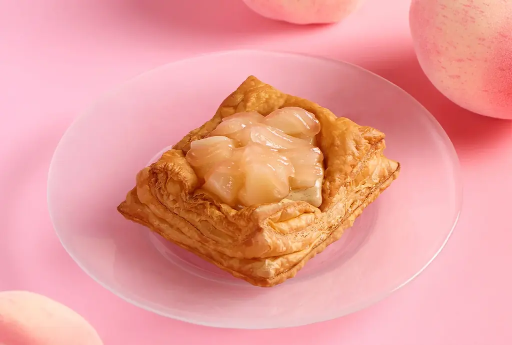 今年の夏も”桃”が帰ってきた！ジューシーな白桃でご褒美時間をお届け｜冷やしてもおいしい「ピーチパイ」が2種類登場 画像 7