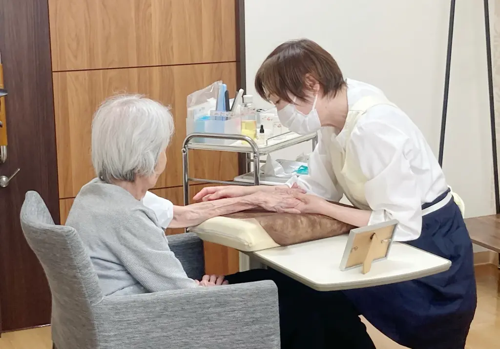 50代・60代、ミドルシニア女性が見つけた“介護美容”というセカンドキャリア 画像 4