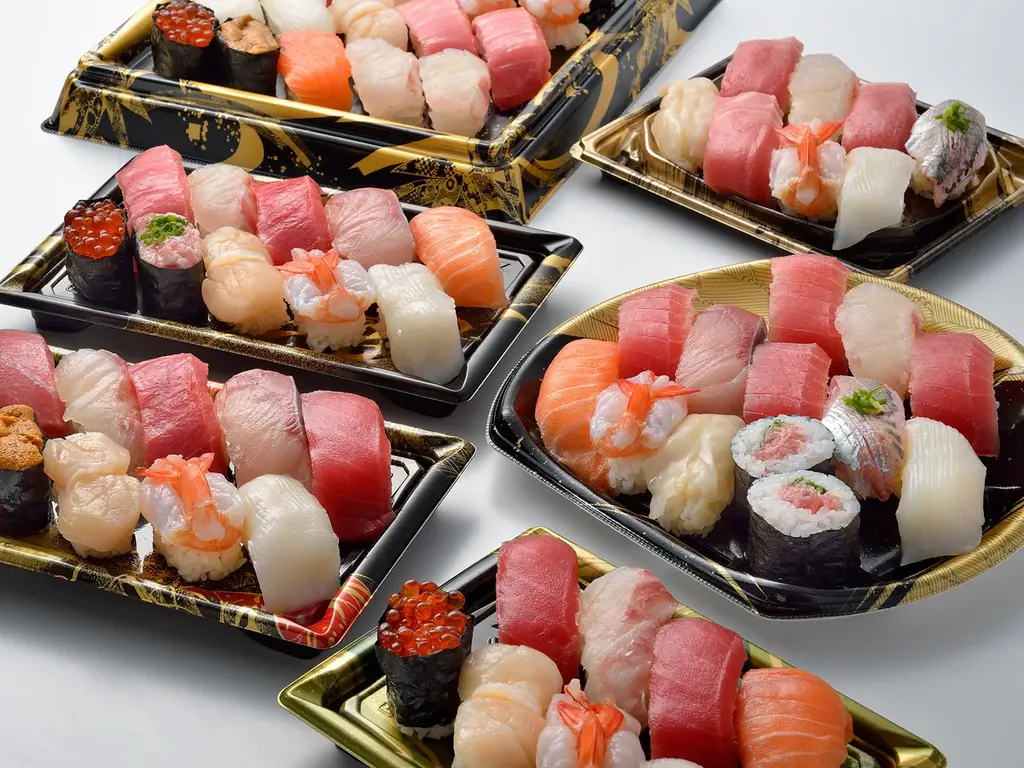 手のひらからはみ出す！角上魚類の「角上うなぎおにぎり」登場。土用の丑の日に向けてたっぷりのうなぎ蒲焼きを使用した、圧倒的な大きさと具材の贅沢さにこだわったおにぎり第三弾！ 画像 15