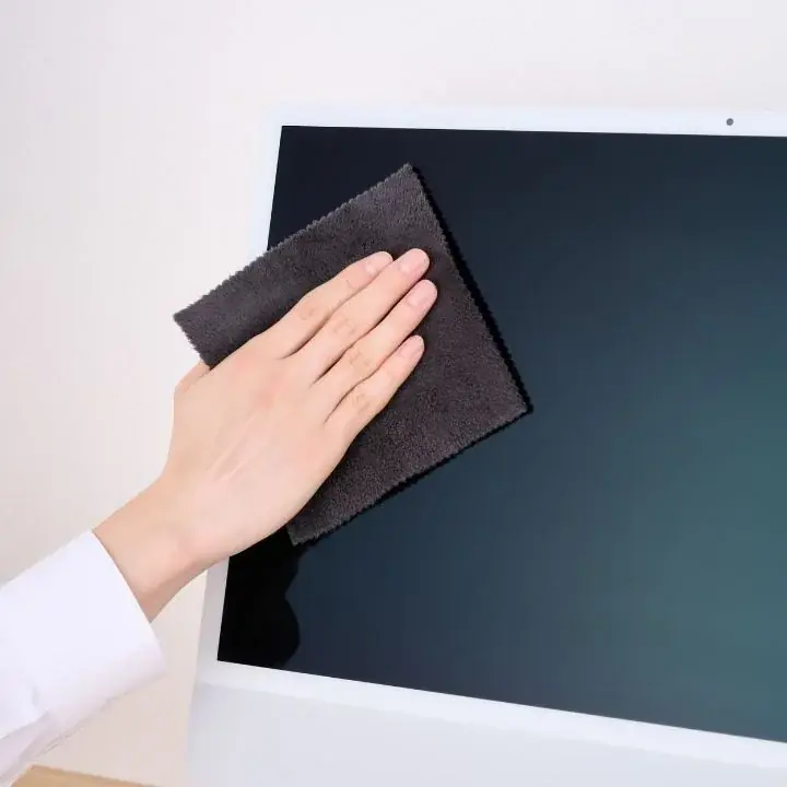 スマートフォンやタブレット、パソコンのお手入れに! 超極細繊維でしつこい汚れをスッキリ除去する超強力クリーニングクロスの黒色モデルを新発売 画像 3