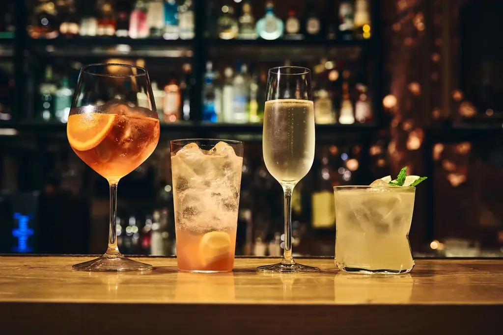 スターバックス リザーブ® ロースタリー 東京　バカンス気分で楽しむ、カクテル×フード×コーヒーを楽しめる 初のディナーセットなどロースタリー流の避暑地を体験するサマーシーズン第2弾 画像 3