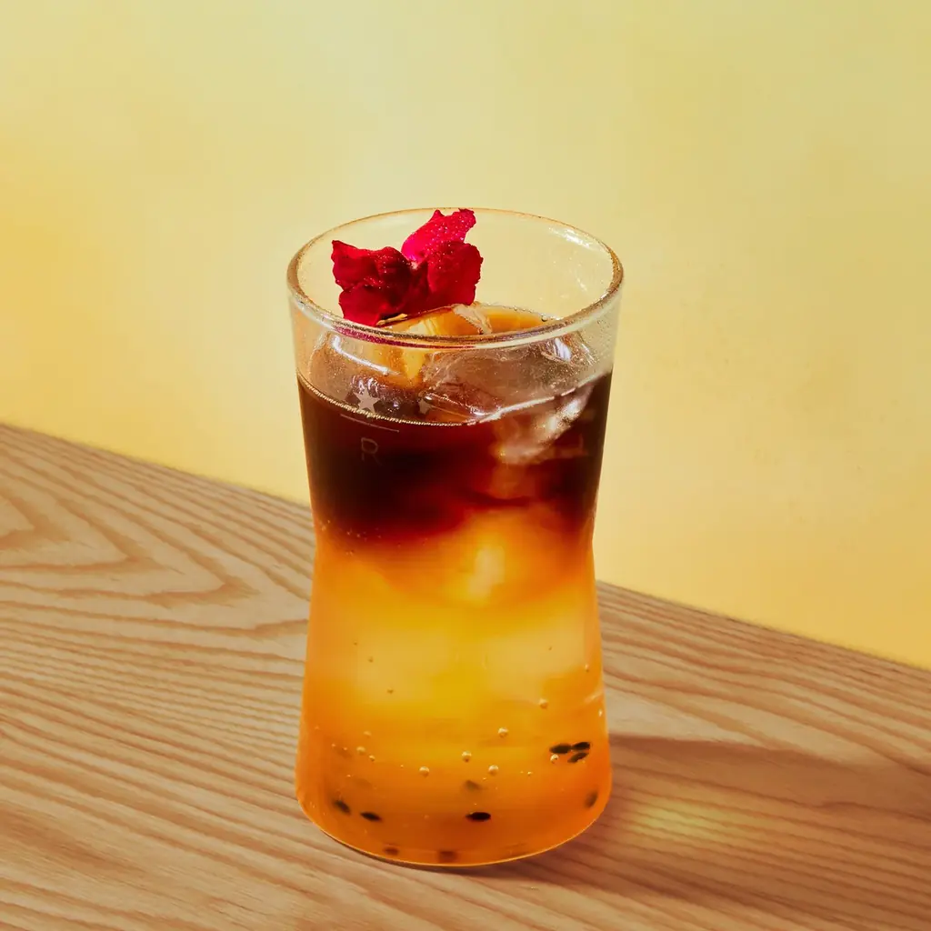 スターバックス リザーブ® ロースタリー 東京　バカンス気分で楽しむ、カクテル×フード×コーヒーを楽しめる 初のディナーセットなどロースタリー流の避暑地を体験するサマーシーズン第2弾 画像 4