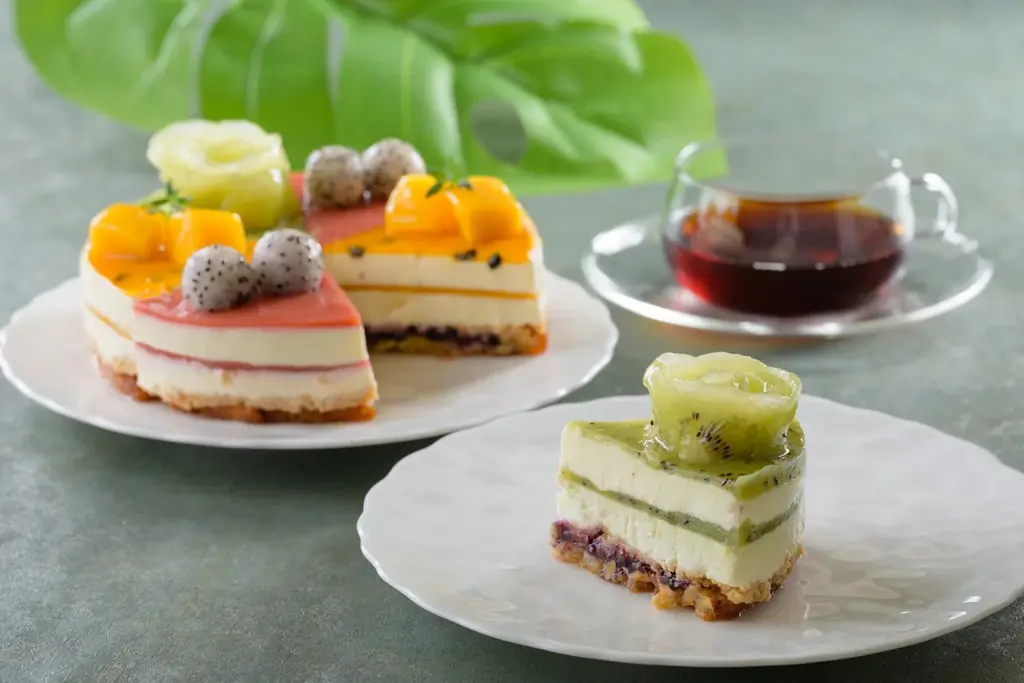 【鳥羽国際ホテル】夏の訪れを告げるトロピカルフルーツが満載！　～彩り鮮やかなレアチーズケーキ販売します～ 画像 2