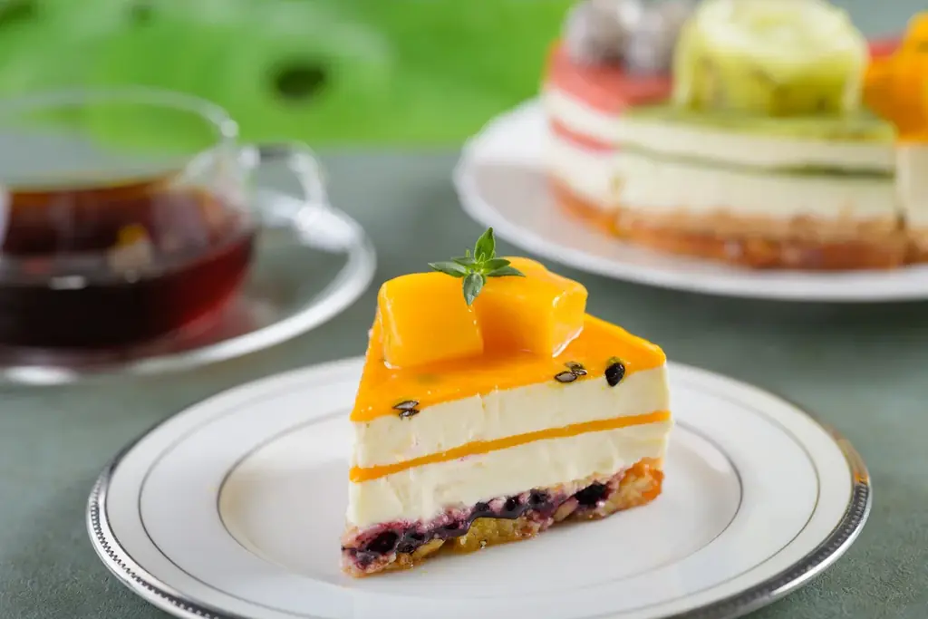 【鳥羽国際ホテル】夏の訪れを告げるトロピカルフルーツが満載！　～彩り鮮やかなレアチーズケーキ販売します～ 画像 3