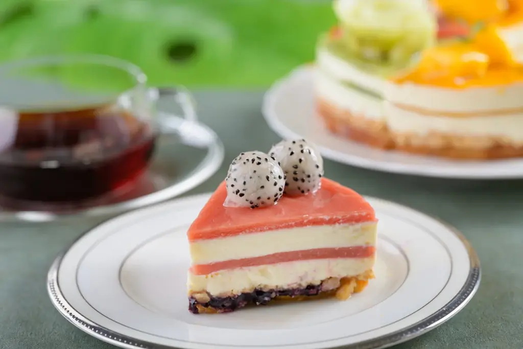 【鳥羽国際ホテル】夏の訪れを告げるトロピカルフルーツが満載！　～彩り鮮やかなレアチーズケーキ販売します～ 画像 4