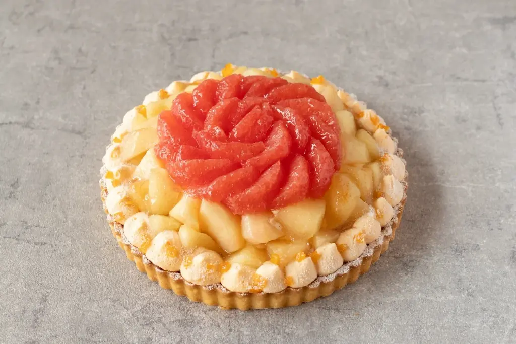 【DISHES and TART『SAN』】夏季限定！みずみずしい桃を贅沢に使ったタルトが新登場～旬の香りが広がるタルトをお楽しみください～ 画像 4