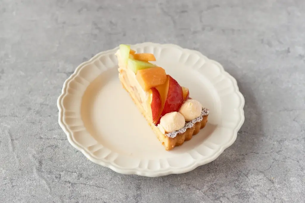 【DISHES and TART『SAN』】夏季限定！みずみずしい桃を贅沢に使ったタルトが新登場～旬の香りが広がるタルトをお楽しみください～ 画像 7