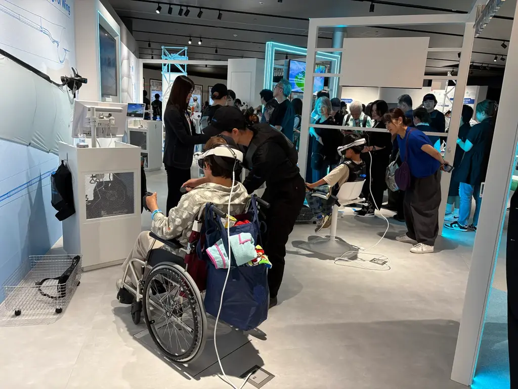 大阪・関西万博 「大阪ヘルスケアパビリオン」椿本チエインブース 「T’s Exoskeleton(カラダ拡張スーツ)」 体験者2万人突破! 画像 2