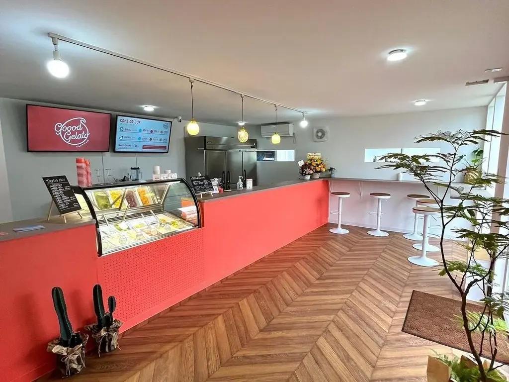 この夏、goood gelatoに恐竜が上陸！？スペシャルメニューを発表！パイナップルまるごと1個、フルーツたっぷりで大満足の「ジェラシック・プレート」 画像 4