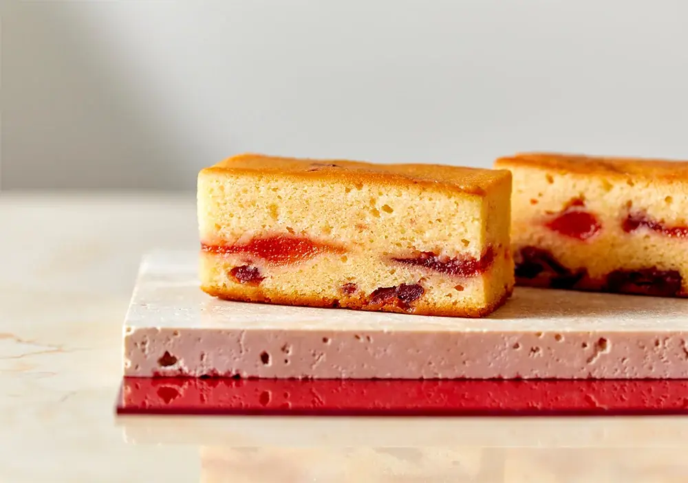 【名古屋タカシマヤ】完売必至の東京発いちごスイーツ専門店「VERY RUBY CUT」。ピスタチオバターをまるごと頬張る夏の新作や、当店限定アソート缶とともに〈アムール・デュ・ガトー〉へ 画像 11