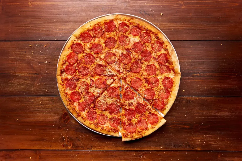 ドミノ・ピザ、本場ニューヨークで愛される王道ピザを再現！直径約40cmのほおばるエンターテインメント「ニューヨークスタイル」6月30日（月）より販売開始！ 画像 2