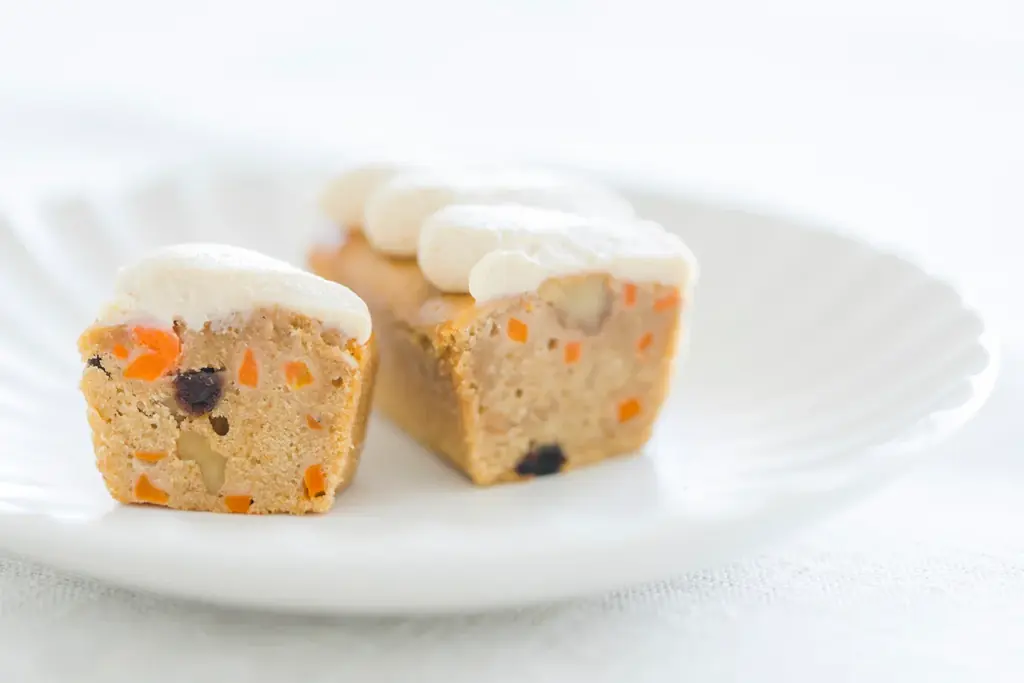 【新商品】こめ油と米粉のシリーズ「come×come（コメトコメ）」から「ごろっとナッツ＆フルーツ 米粉のキャロットケーキ」が登場！ 画像 2